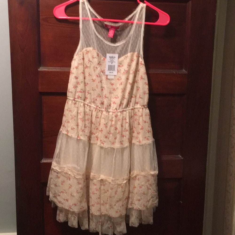 NWT Floral and Lace dress